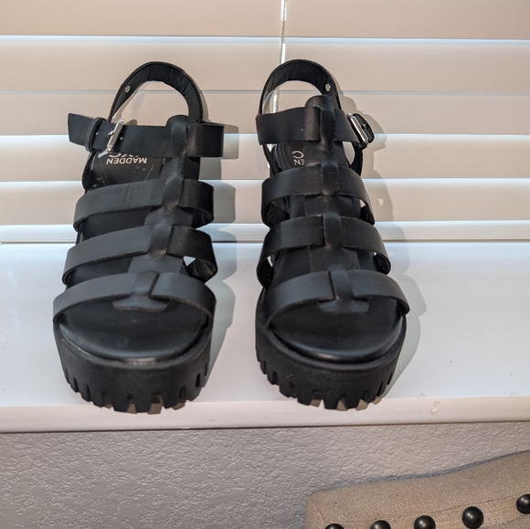 Madden NYC Black Strappy Platform Sandals - Picture 3 of 4
